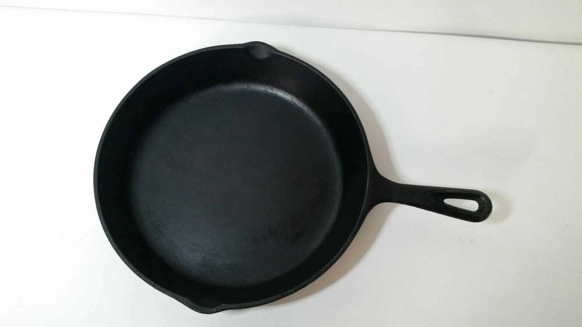 VINTAGE RARE Lodge Cast Iron Skillet #7 T - 10” Sits Flat - No Cracks USA