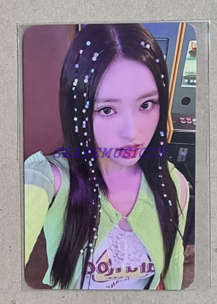LOOSSEMBLE 1st Mini Album LOONA K-POP OFFICIAL EVENT PHOTO LOOSSEMBLE 1st Mini Album LOONA K-POP OFFICIAL EVENT PHOTO