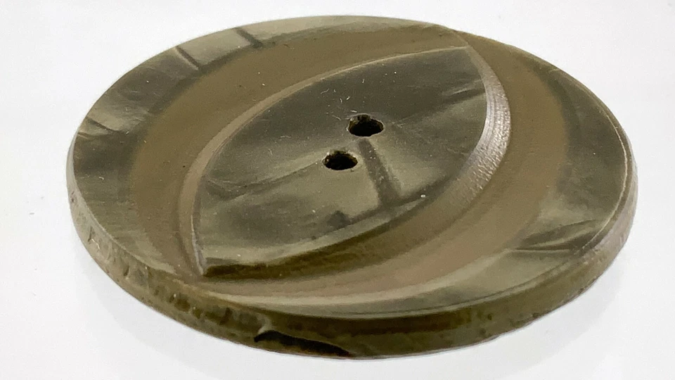 Vintage Carved Bakelite Green Color Size 1.5in Garment Button Pattern 965A - Image 3 of 4