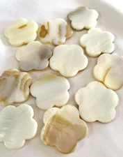 25mm Mother of Pearl Flower Shaped Natural Undyed Centre Drilled Shell Bead DIY