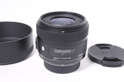 [Fast neuwertig] Sigma Art Objektiv 30 mm f/1,4 DC HSM AF für Nikon mit...
