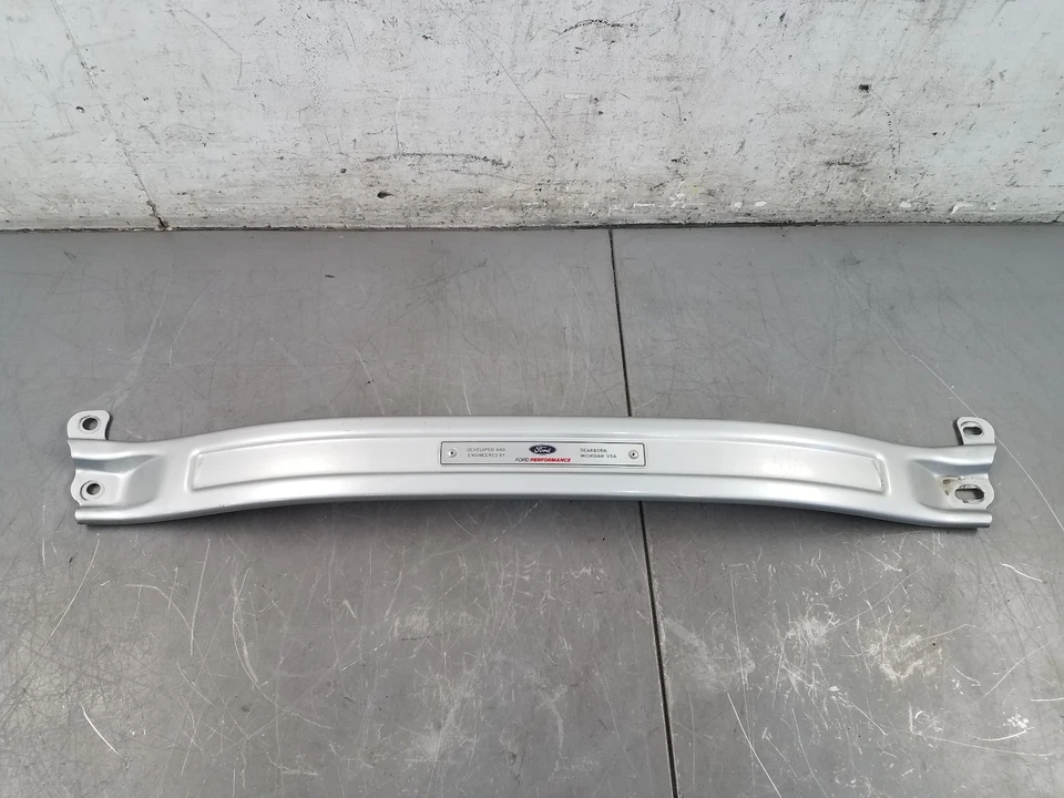 Крепление стойки башни 2016 Ford Mustang Shelby GT350 NO0638 VV1 - Изображение 3 из 4