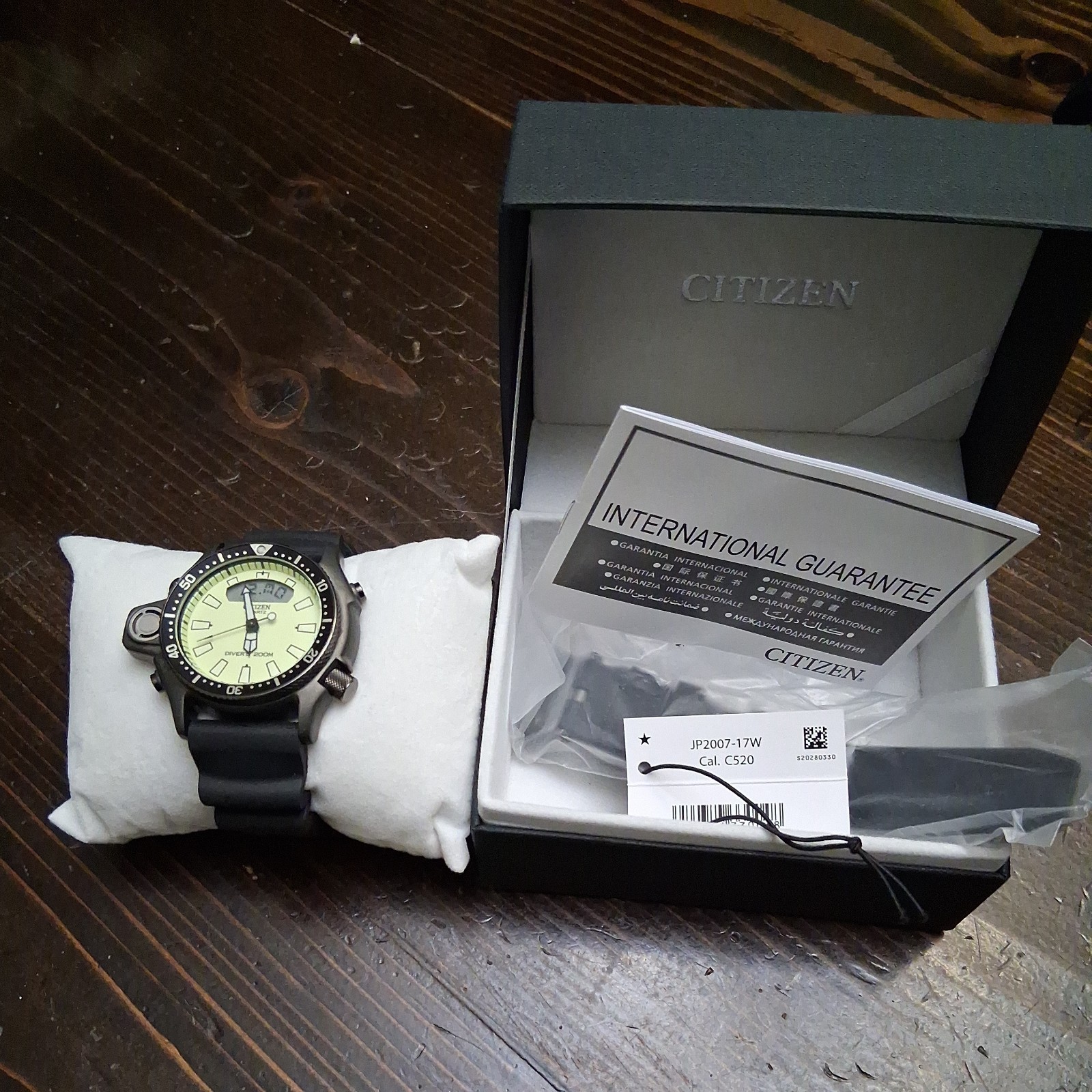 CITIZEN PROMASTER JP2007-17W AQUALAND 44MM GREEN DIAL 200M DIVER'S WATCH -