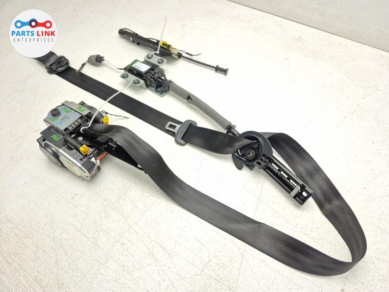 Bentley Bentayga 2016-2020 Front Right Seat belt retractor Black