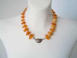 Authentic Butterscotch Natural Amber Necklace With Pearls Closure 925 Gold Plated 46.5 Cm