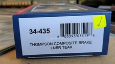 Bachmann Thompson Composite Brake LNER Teak with Lights OO Gauge 34-435