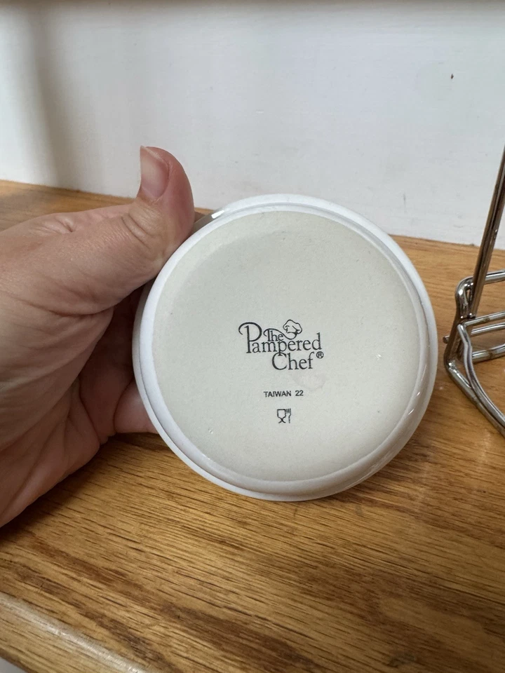 Retired Pampered Chef Ladle Spoon Rest #1678 Metal White Round Ceramic Dish - Image 2 of 4