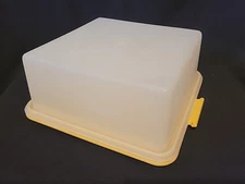 Vintage Tupperware Square 10x10 Harvest Gold Cake Carrier Cupcake Taker 
