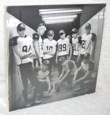 EXO Vol. 2 Exodus Repackage Love Me Right Taiwan CD+72P+Card