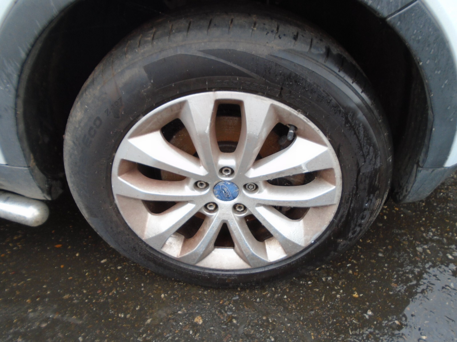 09 FORD KUGA 2.0 TDCI 4WD OFFSIDE FRONT HUB & WHEEL BEARING 0812