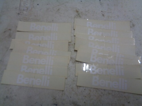 NOS Lot of 15 Decal 86mmX19mm White Benelli - 第 1/1 張圖片