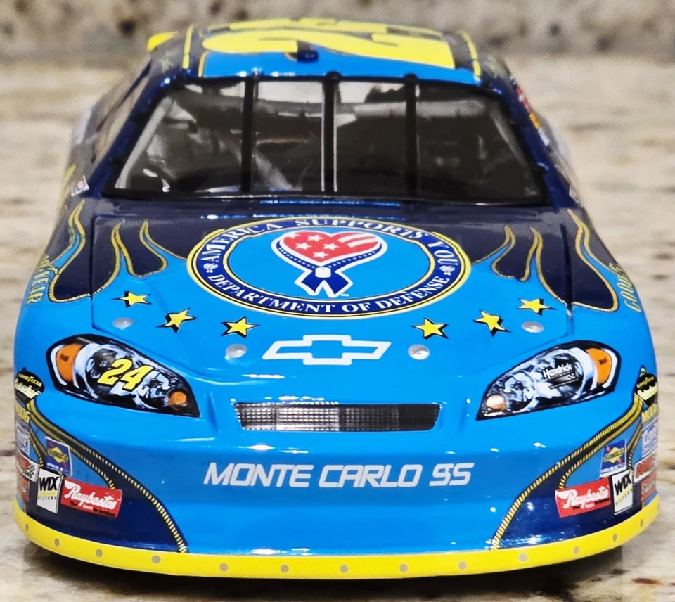 2007 #24 Jeff Gordon Dupont/DDD Militar Coca-Cola 600 1:24 Diecast Action ARC Foto 2 de 4