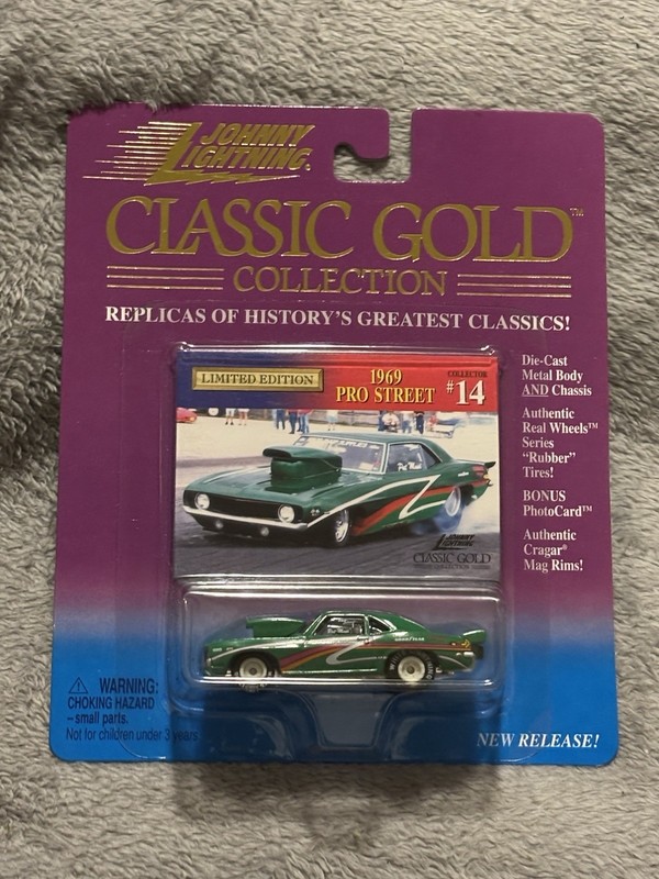 Johnny Lightning 1:64 ‘69 Camaro Pro Street No.14 Classic Gold WL NM