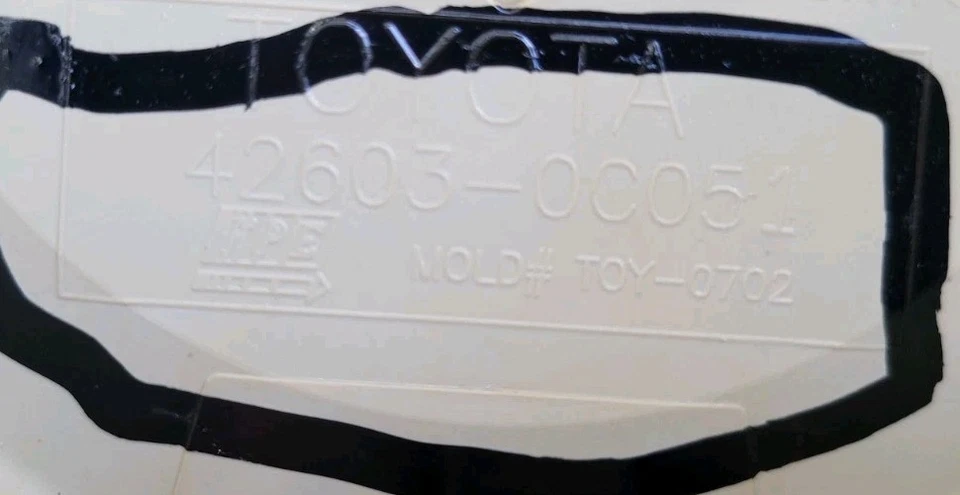 TAPAS CENTRALES TOYOTA TUNDRA (4) USADAS OEM PARA RUEDA DE ACERO DE 18" 2007-2022 #426030C051 Foto 4 de 4