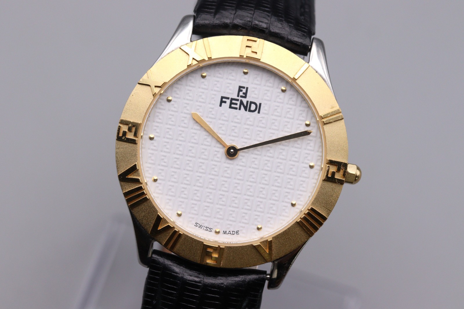 [Near MINT] FENDI 2000G Orologi 35mm Gold Quartz Watch White Guilloche Dial