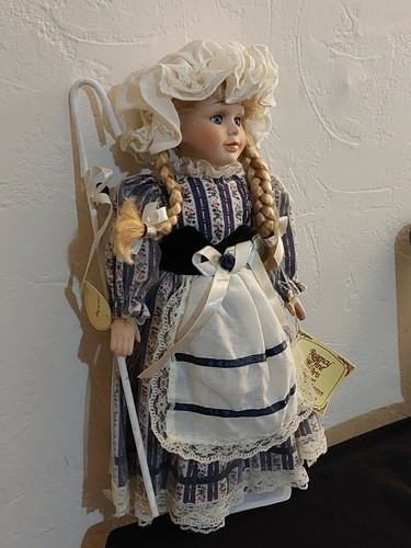 Regency. Special Collectors Edition. 16" Porcelain Doll. Little Bo Peep - Picture 3 of 4