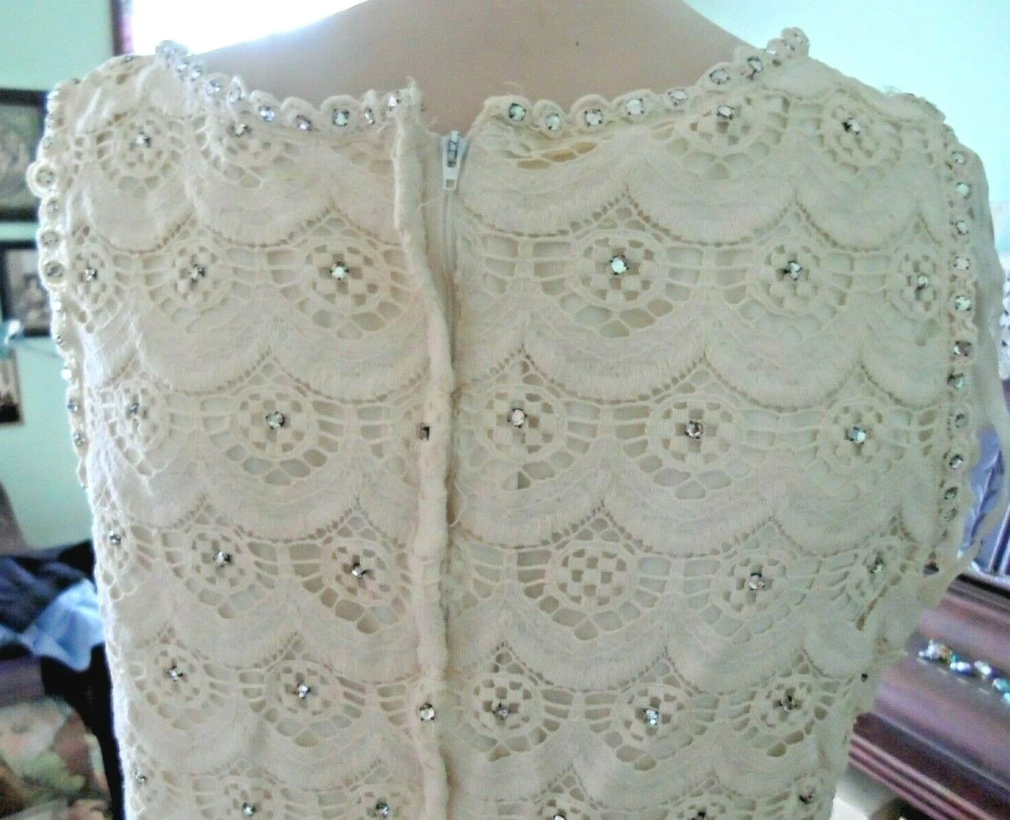 OFF WHITE Mini abito smanicato anni 60 strass uncinetto bianco sporco foderato MOD gogo S M shift