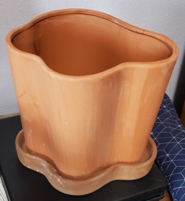 Freeform Wavy Rounded Terracotta Planter Pot with Tray by OAKE 7.5'' 6'' inch A3
