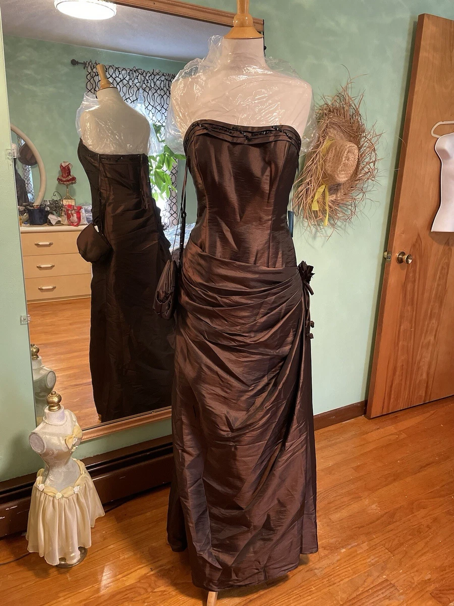 short winter formal dresses with sleeves Saylor Maryl Midi Dress main image 1
