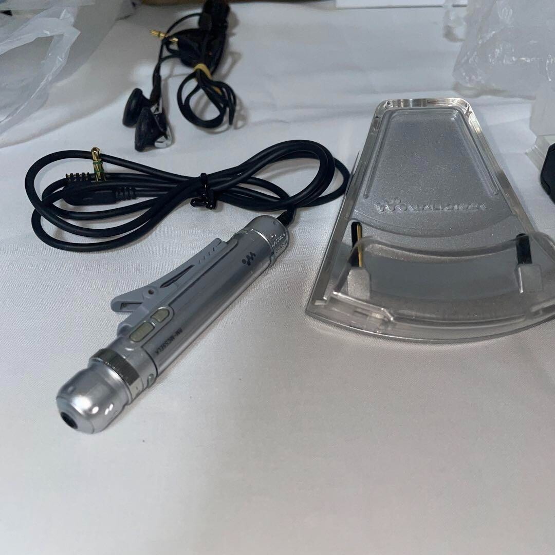 Sony D-NE20 Portable CD Player ATRAC CD Walkman Used Working Japan