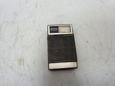 #ad #ad SONY 2R 22 6 Transistors Pocket Radio sold as is or parts broken case $15.00