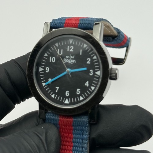Mini Boden Homme Montre Quartz Cadran Noir Rouge Bleu Sangle Japon Travail 34mm - Photo 20 sur 22