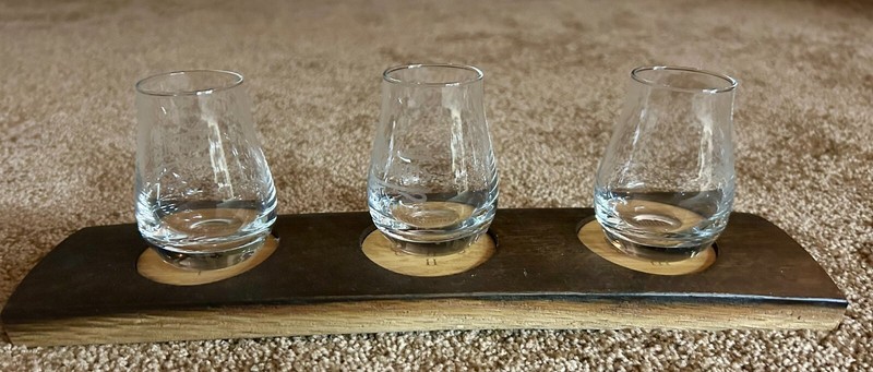 BUSHMILLS Flight Tasting Set with Board & 3 Glasses NEW in Box