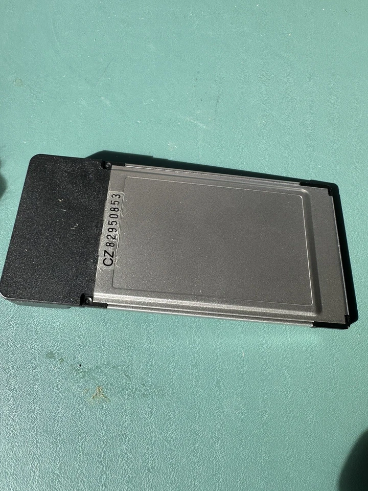 Belkin USB 2.0 Notebook Card F5U222v1 - Image 3 of 3