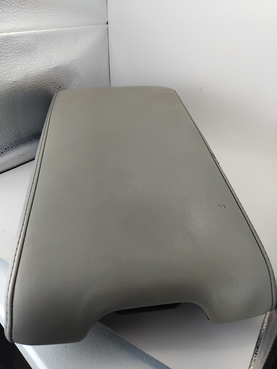 117様確認ページ 2003-2006 Infiniti G35 Coupe Center Console Armrest Lid Top Cover