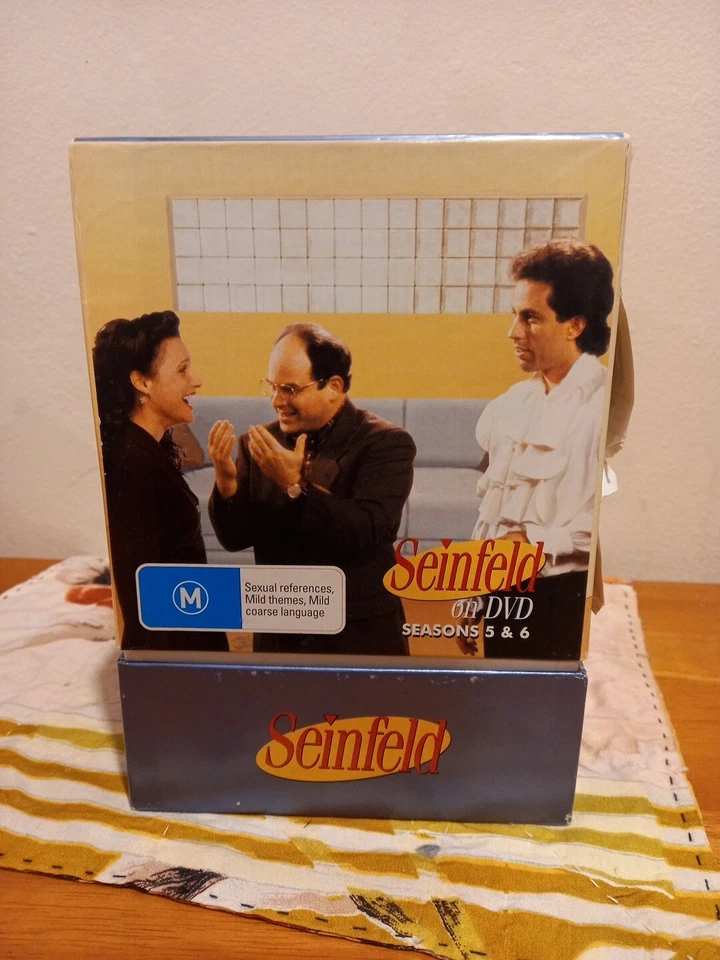 Seinfeld - Puffy Shirt Box Set, DVD Season 5 - 6, Limited Edition Script & more - Image 2 of 4