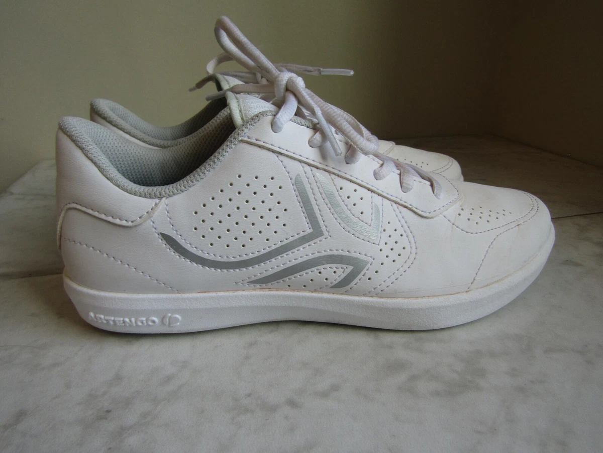 Artengo store white shoes