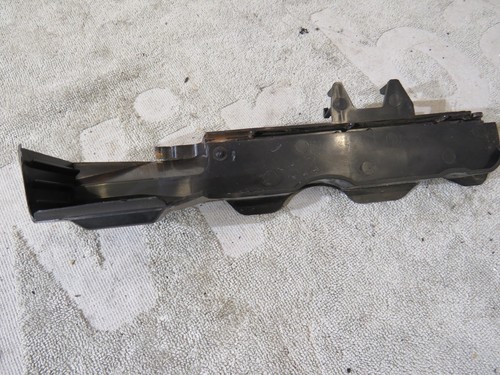 VW Passat 3BG Variant Verkleidung Heckklappenschloss 3B9827569