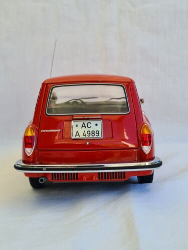 VW Volkswagen 1600 L Variant - 1970 Minichamps rojo 1:18 - Imagen 6 de 7
