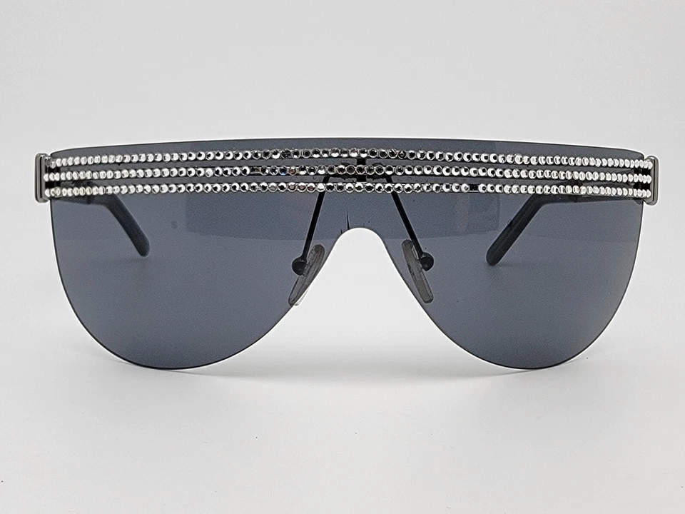 Солнцезащитные очки Laura Biagiotti Roma LB85392 180 в темно-серой оправе с линзами - Изображение 2 из 4