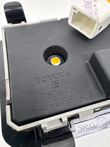 Rear control automatic temperature control TOYOTA SIENNA 11 12 13 14 - Picture 3 of 3