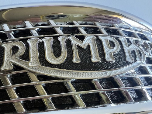TRIUMPH MOTORCYCLE GAS TANK BADGES LEFT AND RIGHT NEW - Picture 8 of 14