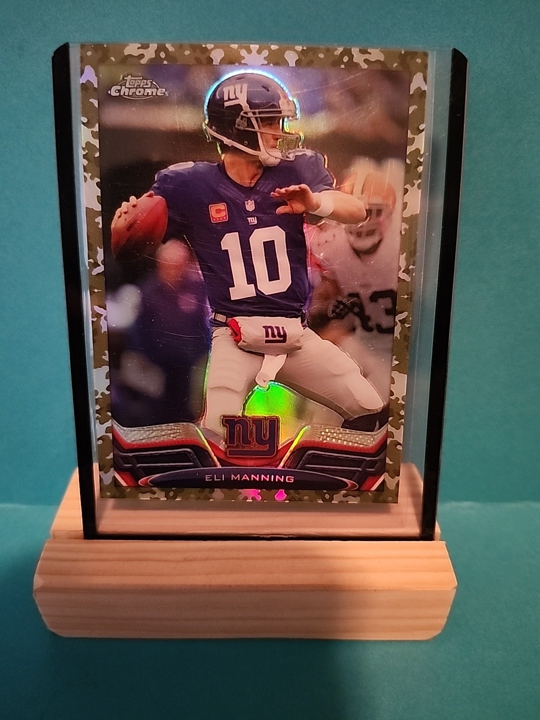 2013 Topps Chrome Football Eli Manning Camo Refractor Parallel /499 Giants