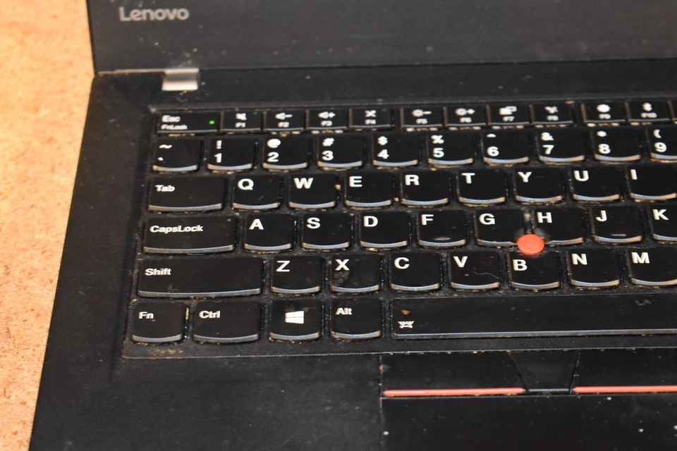 Lenovo ThinkPad T470 Core i5-6300U 2.4GHz 4GB 500GB HDD Windows 7 Pro 32-bit - Image 4 of 4