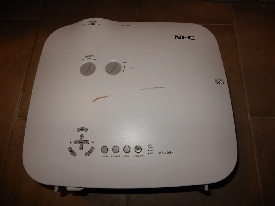 NEC NP3250W 3LCD Projector 4000 Lumens Wireless - Image 2 of 4