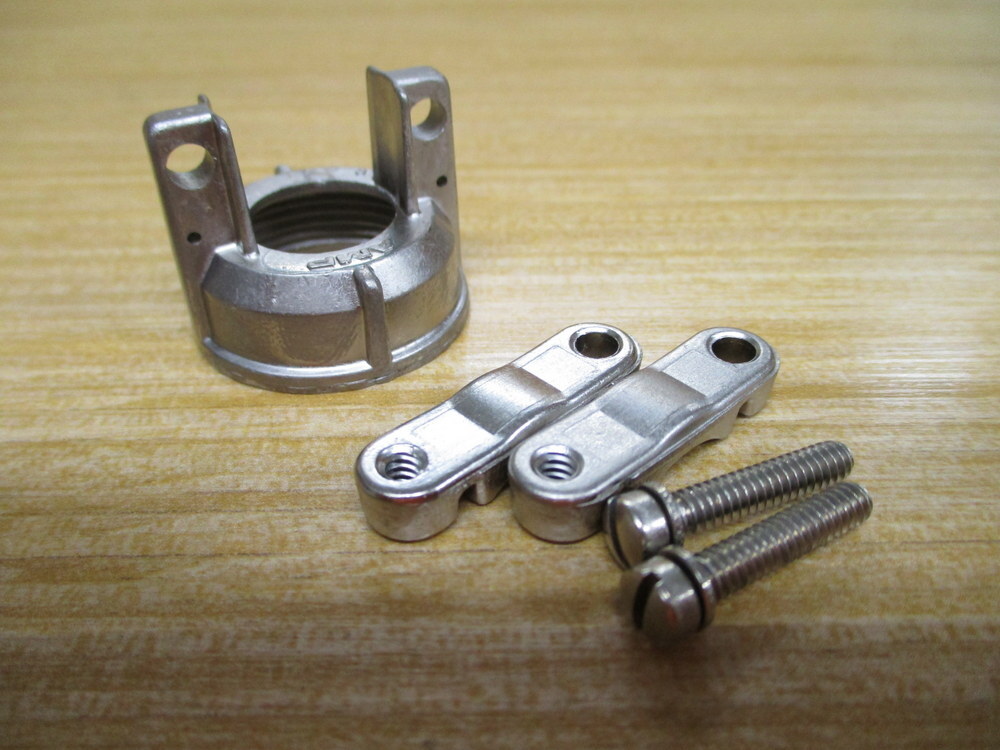 TE Connectivity 208945-5 AMP Connector Cable Clamp 2089455