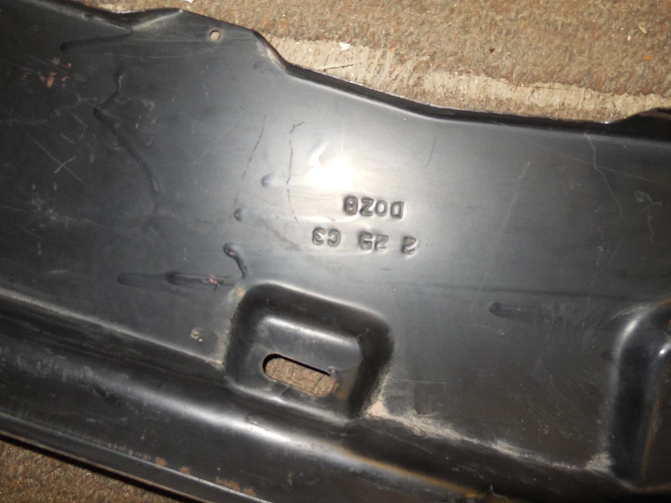 Ford Mustang 1970 deflector de piedra escudo grava D0ZZ-17779-A nuevo de lote Foto 4 de 4