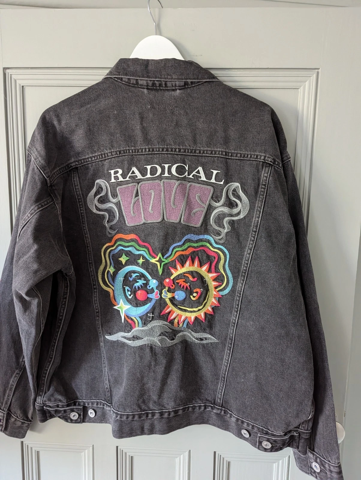 Levi's Pride "Radical Love" Black Denim Trucker Jacket -Size M- Relaxed Fit New