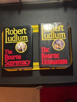 2 The Jason Bourne series SUPREMACY + ULTIMATUM Hardcover DJ books Robert Ludlum