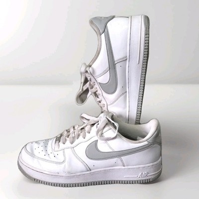 Nike Air Force 1 Low '07 Sneaker - UK 9 - weiß grau - guter gebrauchter Zustand AF1