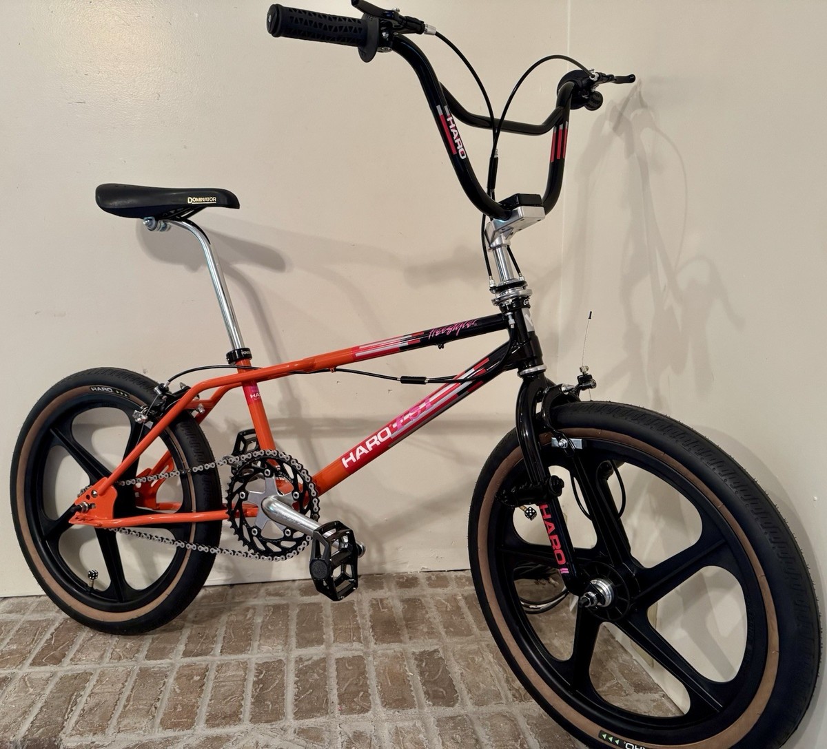 フラットランド　Haro BMX 自転車 黒/赤 20インチ　引き渡しになります フラットランドHaro BMX 自転車 黒/赤 20インチ引き渡しになります