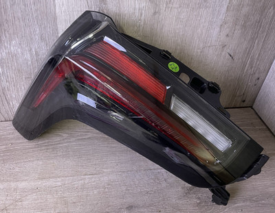 2020-2023 Cadillac XT6  Tail Light  LH DRIVER SIDE  OEM 85000448 Damaged