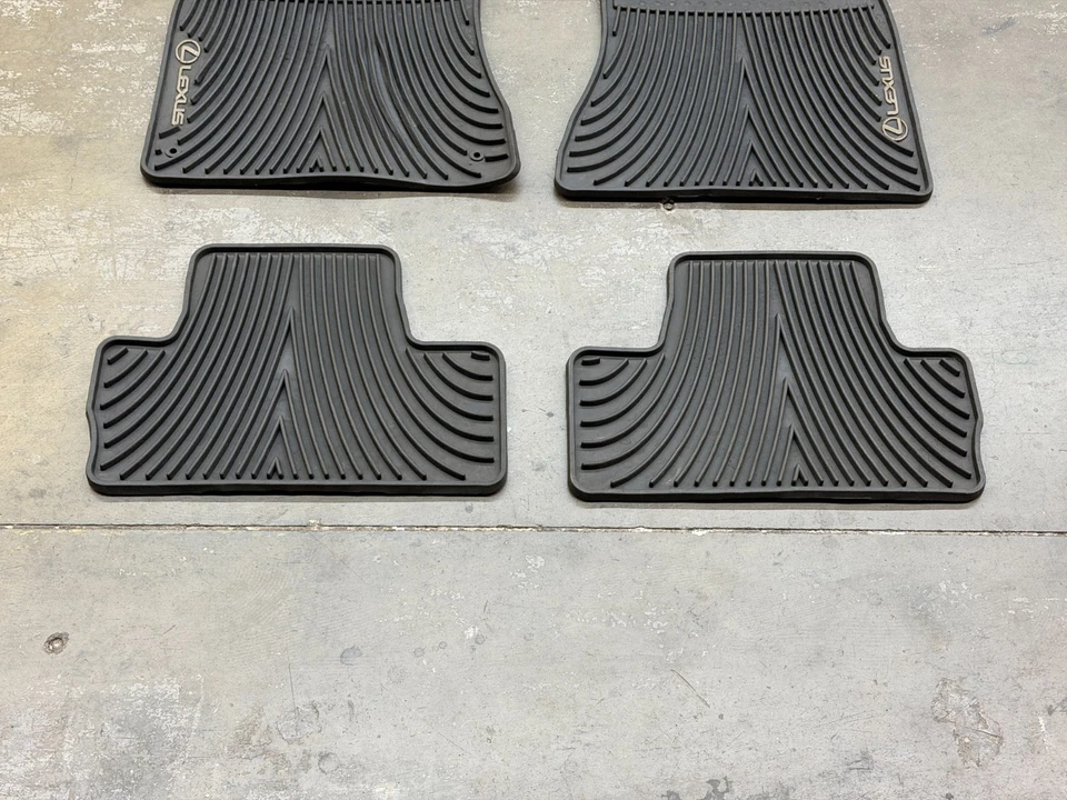 USADO: 4 alfombrillas delanteras y traseras Lexus IS250 2006-2009 para todo tipo de clima Foto 3 de 4