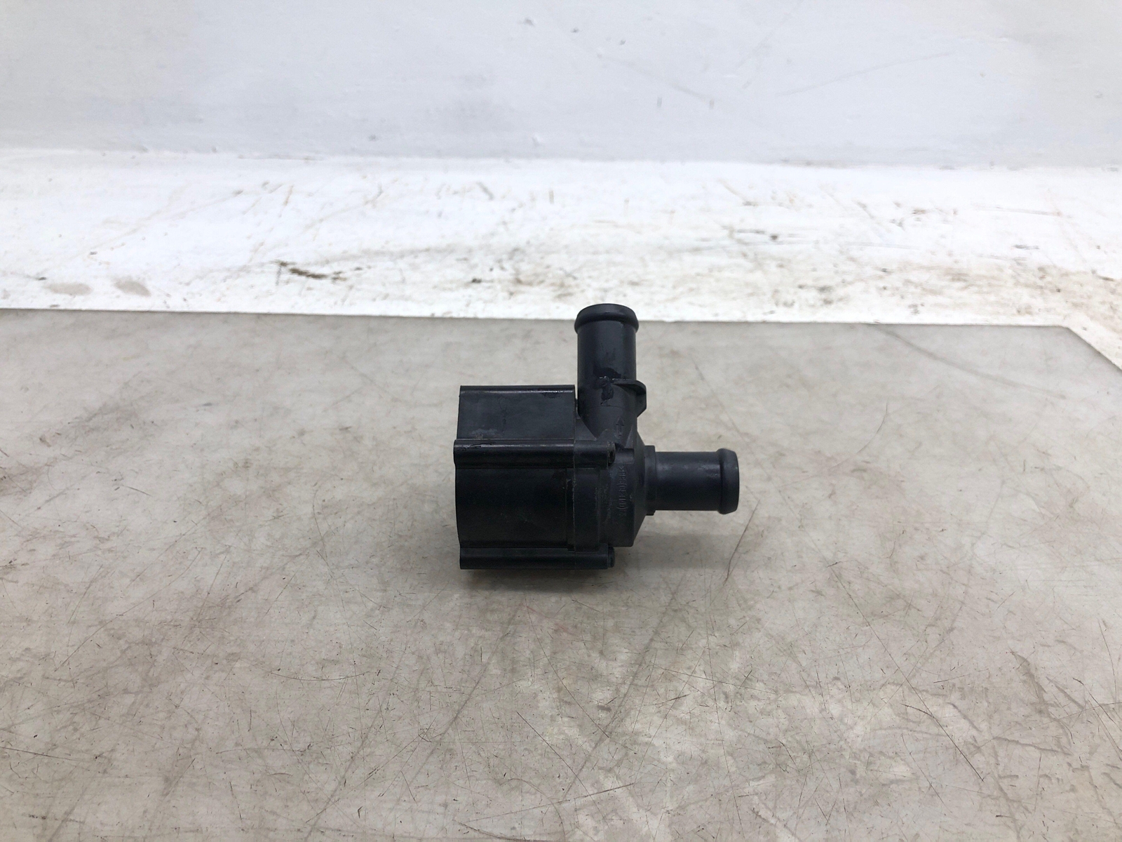 2016-2020 BENTLEY BENTATGA OEM ELECTRIC AUXILIARY COOLANT WATER PUMP 06H121601N