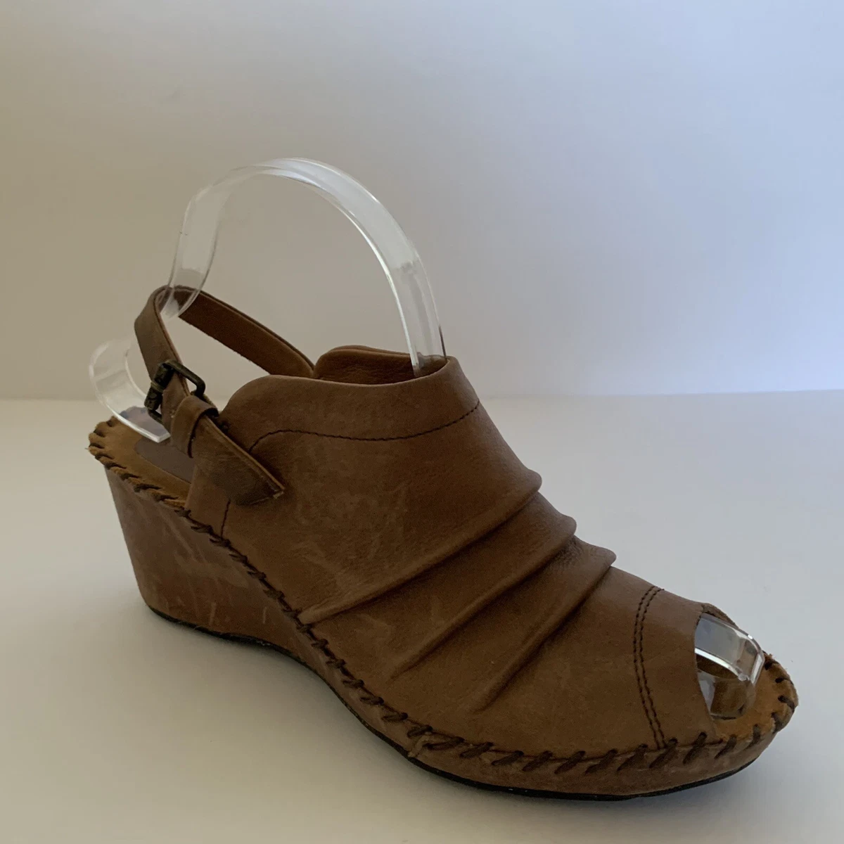 Bussola sandals 2025