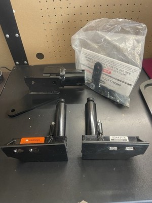 Roadmaster Direct-Connect Base Plate Kit - Removable Arms (missing One Piece)